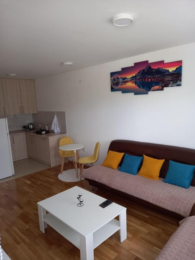 Apartman Tami โดโบย ภายนอก รูปภาพ